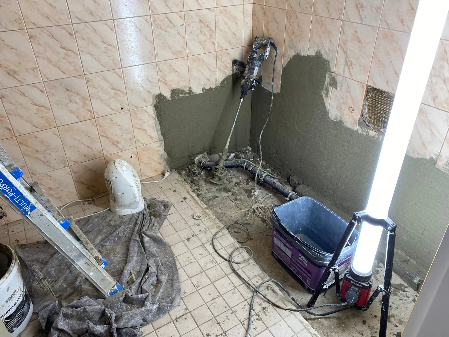 Fugenlose Oberfläche , Badezimmer von Malerbetrieb Oliver Dörr 