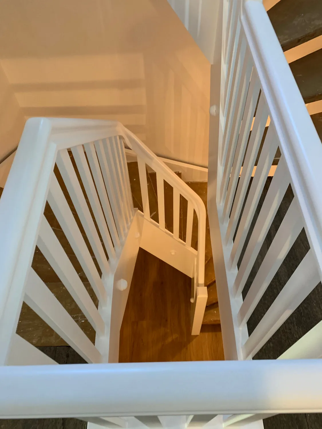 Treppe , Lackierarbeiten von Malerbetrieb Oliver Dörr 
